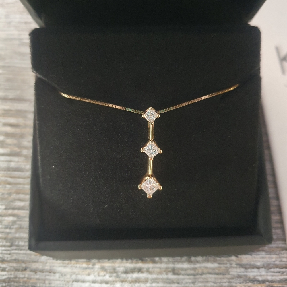 Three-Stone Diamond Necklace 14K Gold - Picture 3 of 4